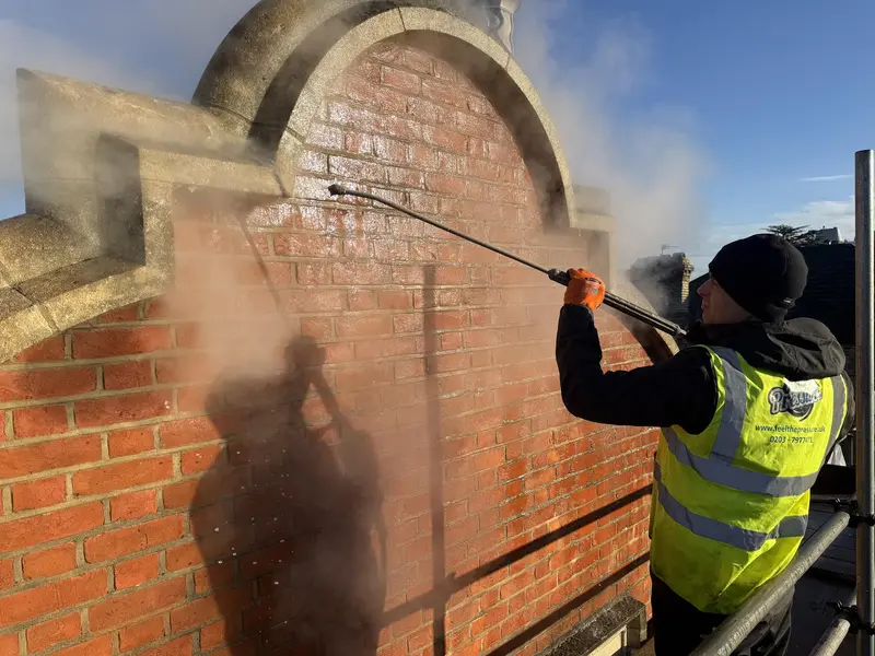 doff-brick-cleaning-heritage-wall-mobile.webp